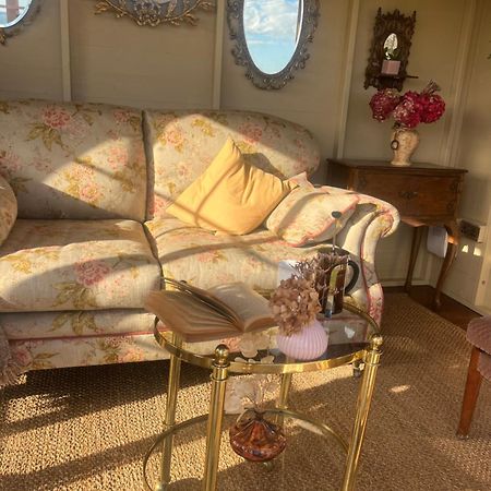 The Pink Cottage Upstairs Suite & Garden Summer Room Whitehead Exteriör bild