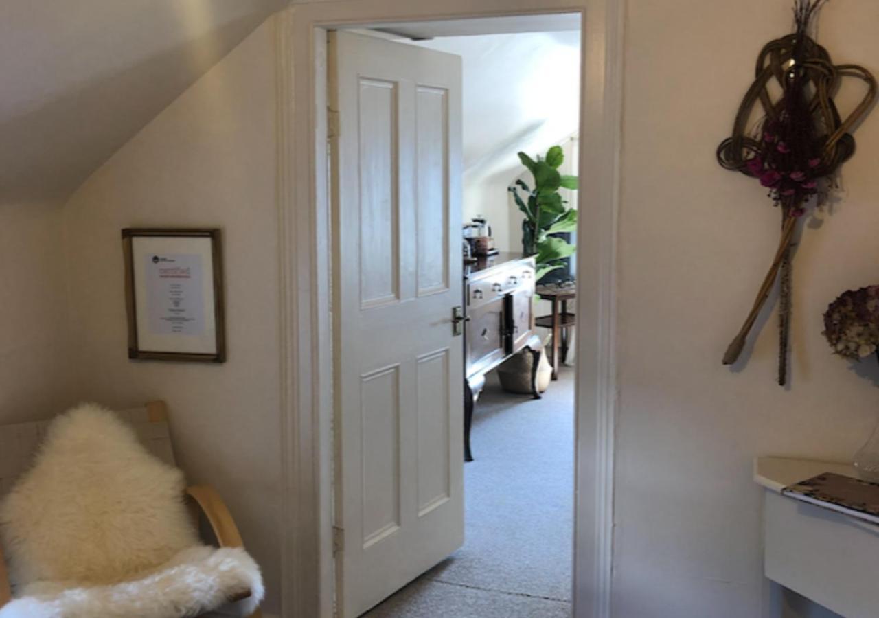 The Pink Cottage Upstairs Suite & Garden Summer Room Whitehead Exteriör bild