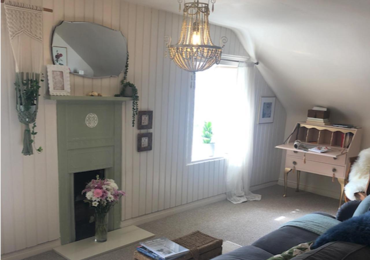 The Pink Cottage Upstairs Suite & Garden Summer Room Whitehead Exteriör bild