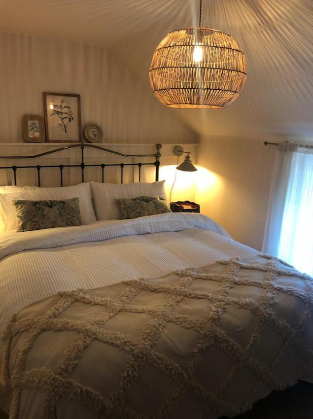 The Pink Cottage Upstairs Suite & Garden Summer Room Whitehead Exteriör bild