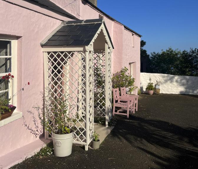 The Pink Cottage Upstairs Suite & Garden Summer Room Whitehead Exteriör bild