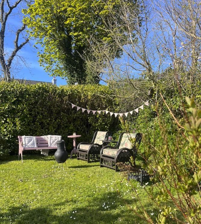 The Pink Cottage Upstairs Suite & Garden Summer Room Whitehead Exteriör bild