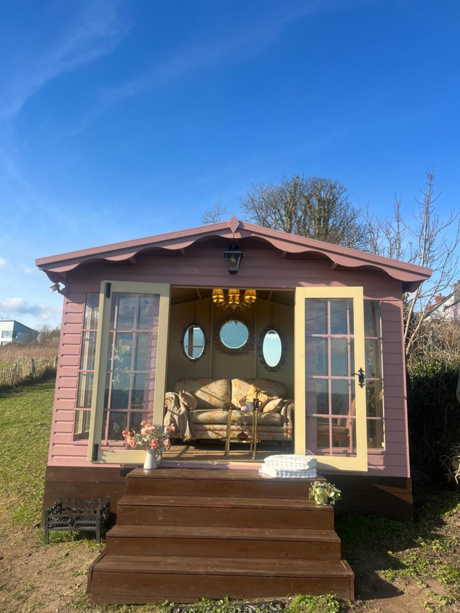The Pink Cottage Upstairs Suite & Garden Summer Room Whitehead Exteriör bild
